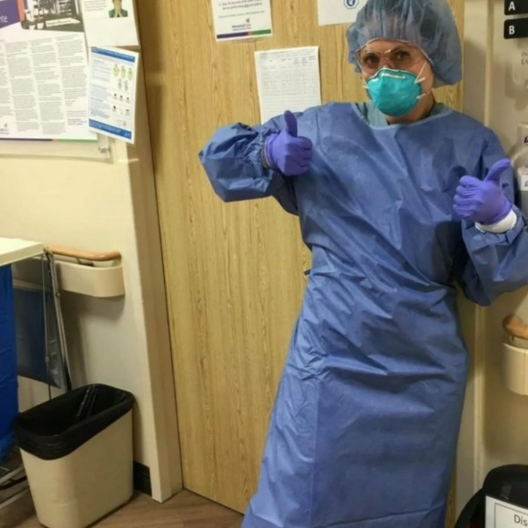 Meet your Posher, Nicole - Picture 3 of 8